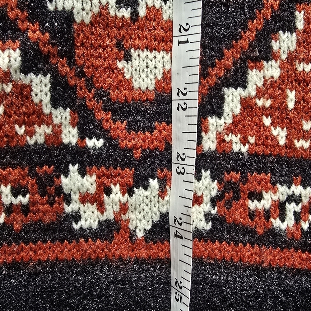 OuFeeiLiH Black and Red Patterned Sweater Size L - Picture 8 of 10